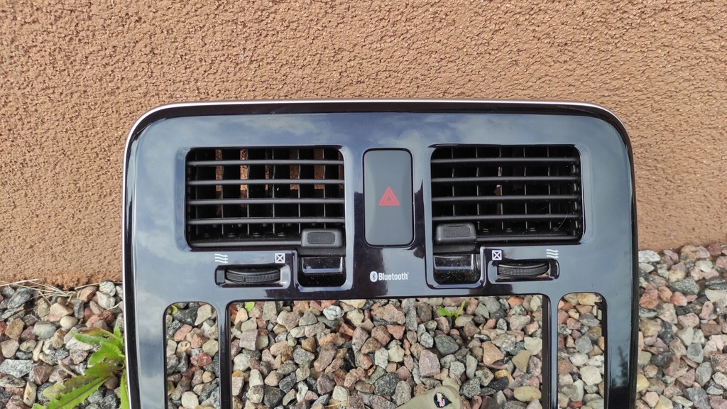 фото №7, Nissan leaf консоль средняя корпус радио решётка