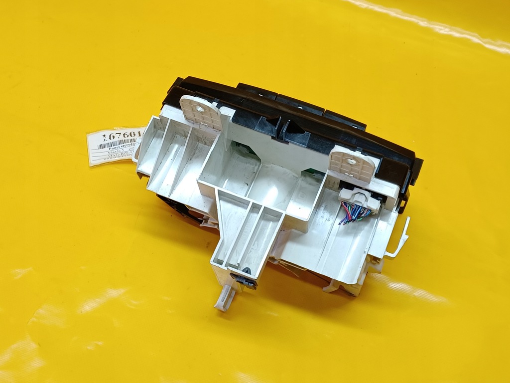 фото №11, Панель обдув, кондиціонер mazda 5 05-08r cc33