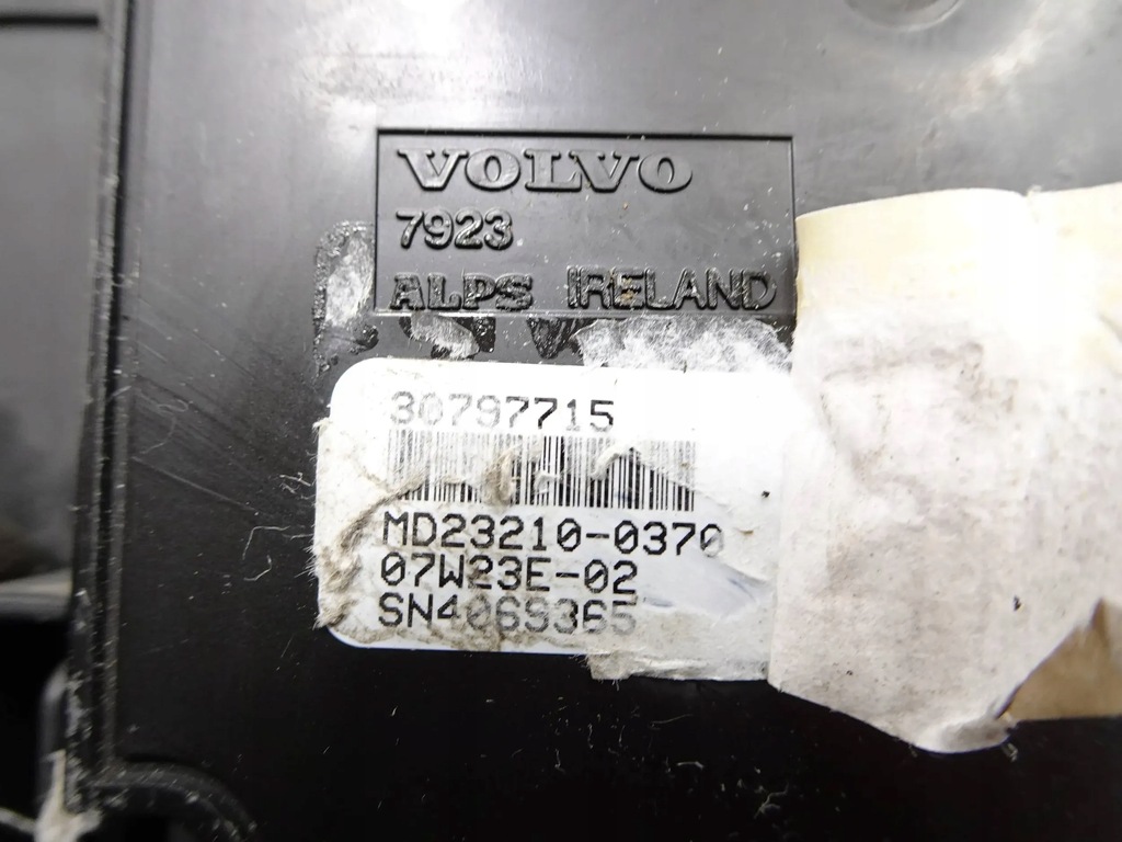 фото №12, Панель радио обдув экран volvo v70 iii