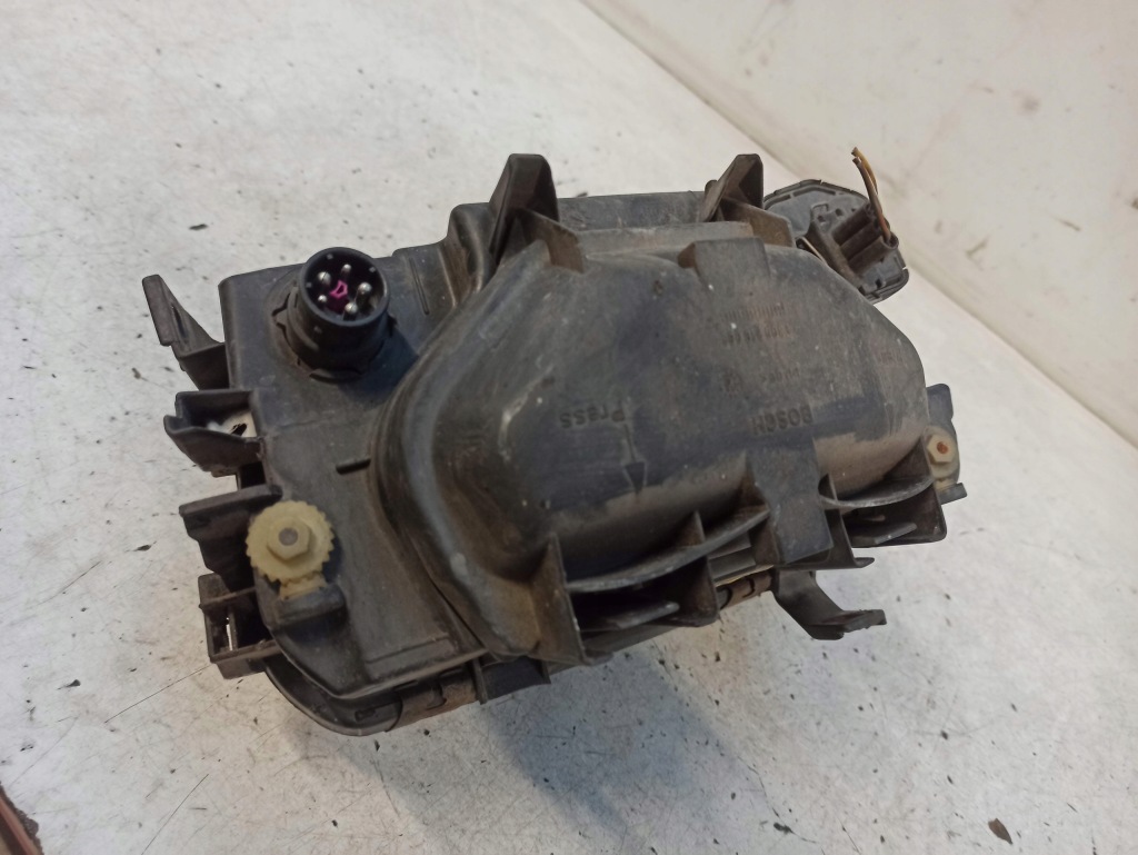 Audi a4 b5 eu лампа права передня 8d0941004e Доставка