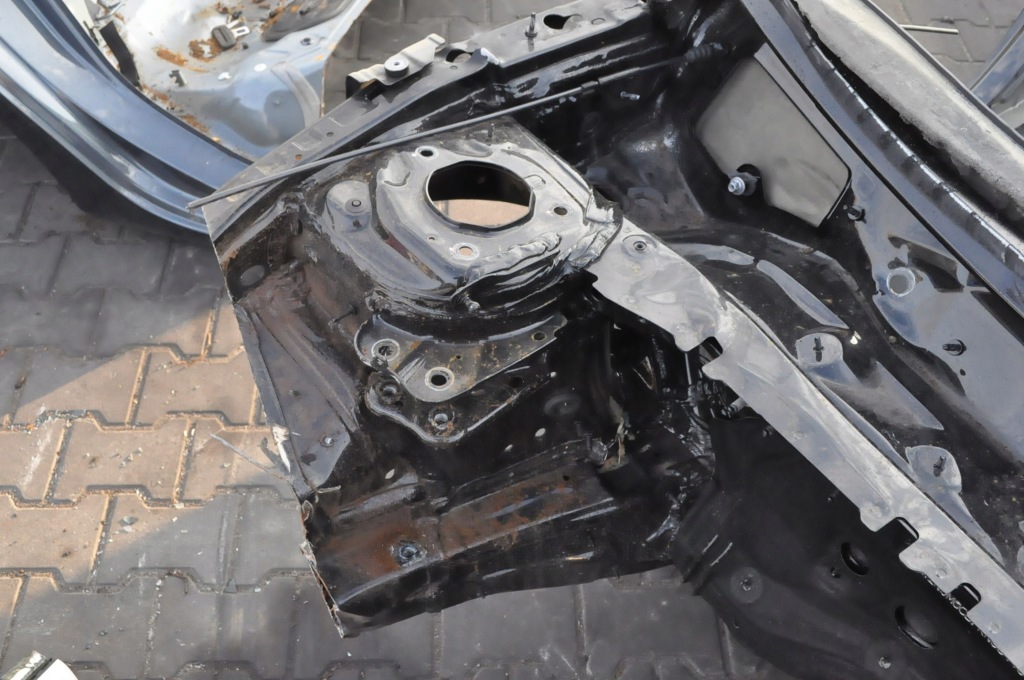Mercedes eqb x243 2024r четверть правый  передок  стойка  порог a b порог Доставка