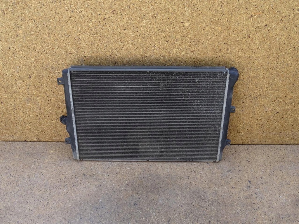 Audi a3 8p рестайлінг  golf vi eos 1.6 2.0 tdi радіатор води рідина 1k0121251dd Недорого