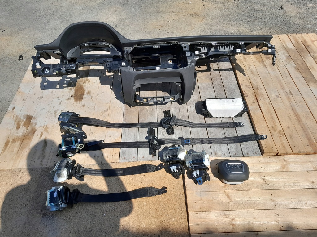 фото №1, Audi q7 4m панель приладів консоль ремені подушка безпеки