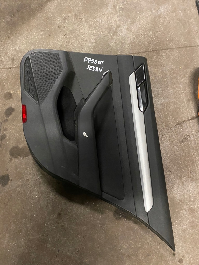 фото №1, Vw passat b8 обшивка задняя sedan 3g0867068a