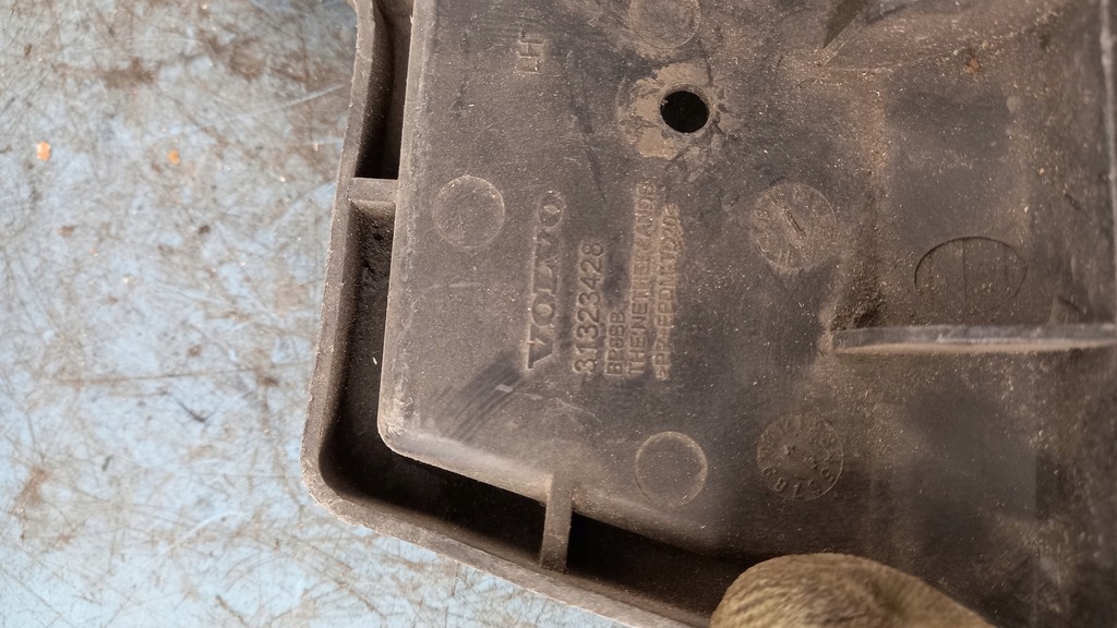 фото №3, Направляющая левый перед volvo s60