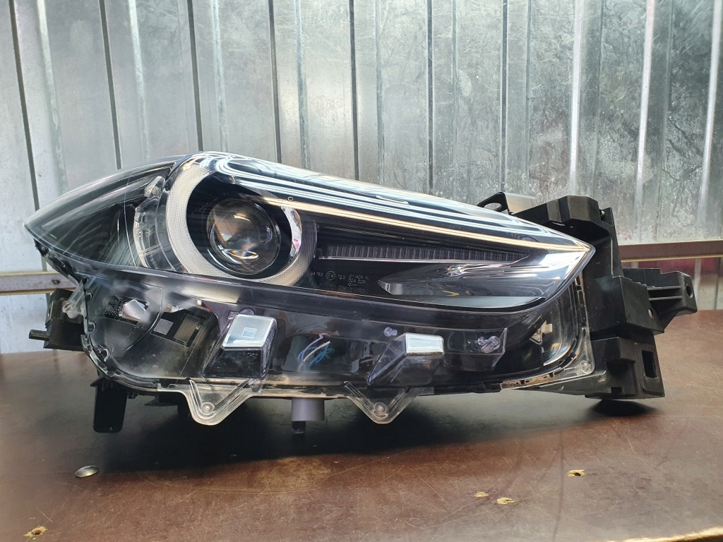 Фара перед правий full led mazda 3 3 рестайлінг  16-19 Зі Шроту