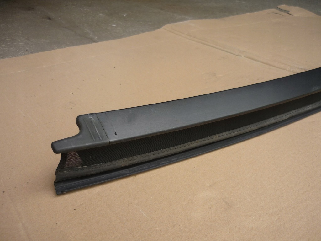 фото №2, Вітровик вітрозахисний екран захист vw eos 1q0877651d справна