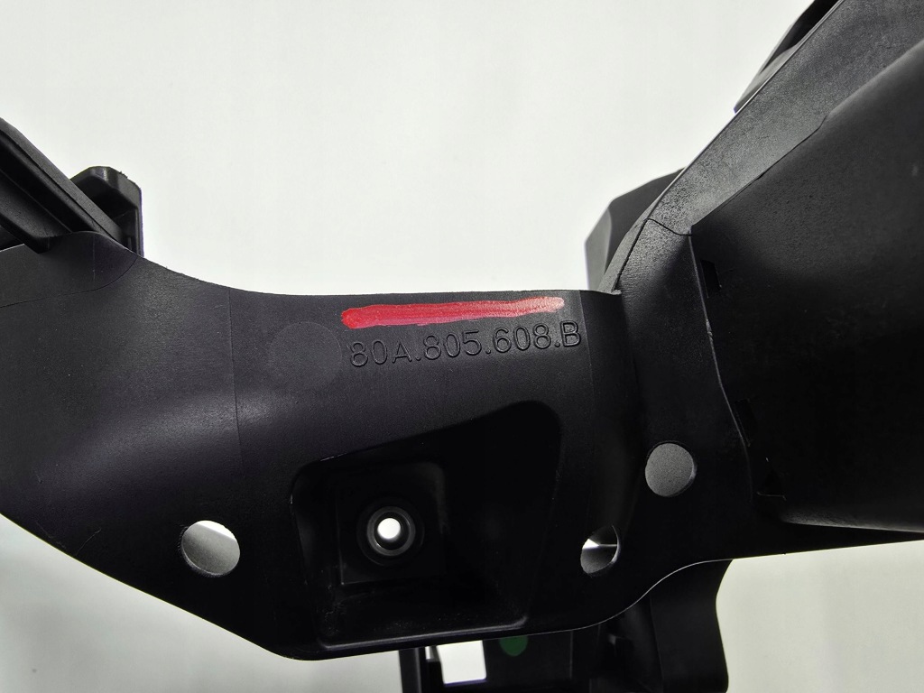 Кронштейн  кронштейн держатель фары audi q5 2 рестайлинг  80a 21- правая  oem 80a805608b Оригинал