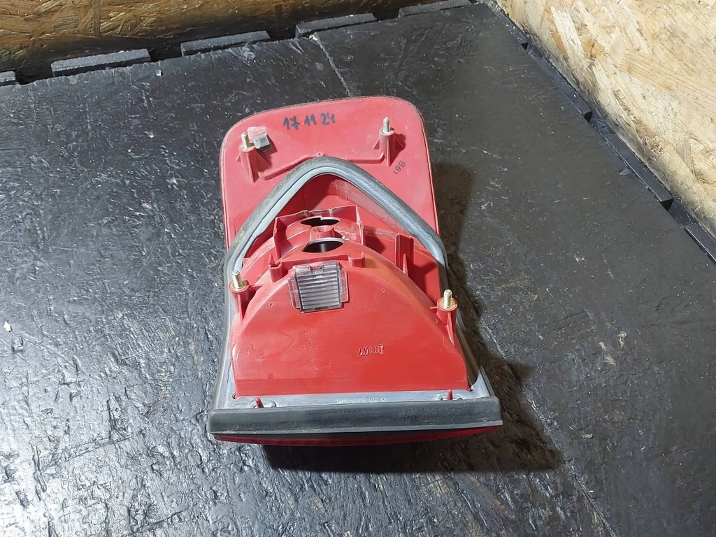 фото №6, Лампа задняя левая audi a6 c4 4a kombi 4a9945095