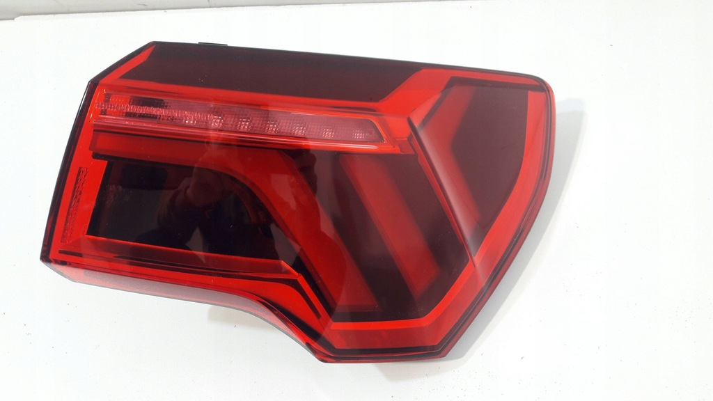 фото №1, Audi q3 f3 2021 лампа задняя правая 83a945092 led r229