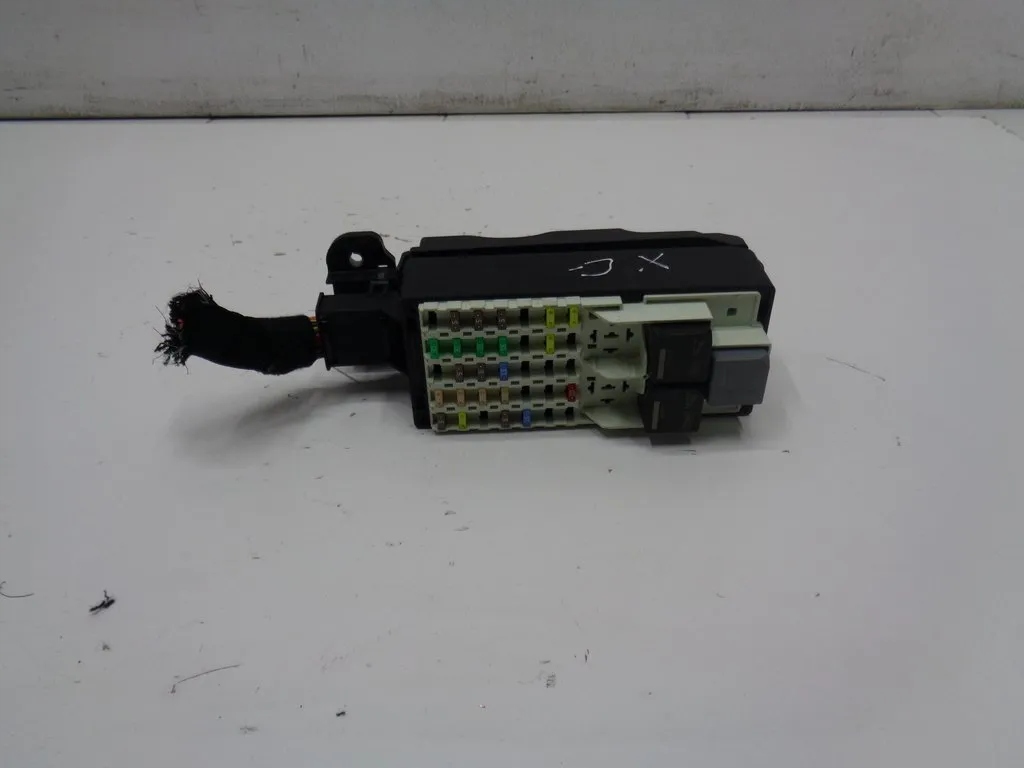 фото №1, Jaguar xe x760 2.0d коробка запобіжників