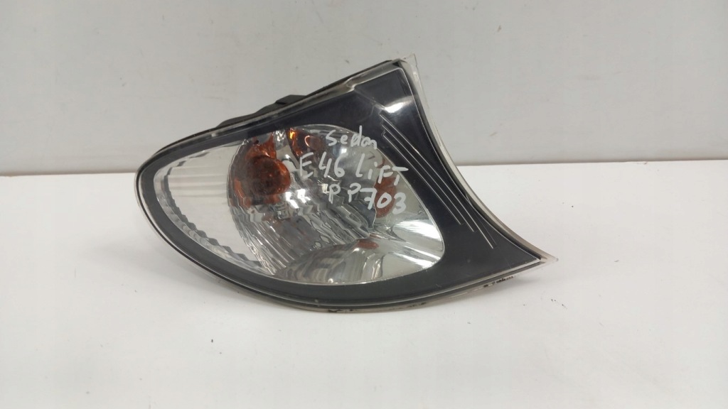 Купить Bmw e46 рестайлинг  седан поворотник перед правый