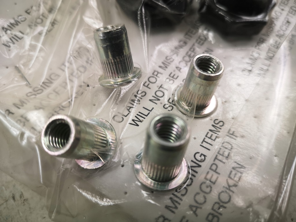 фото №9, Решётка перегородочная fiat freemont 2011-2015 nowa оригинальная 82211998