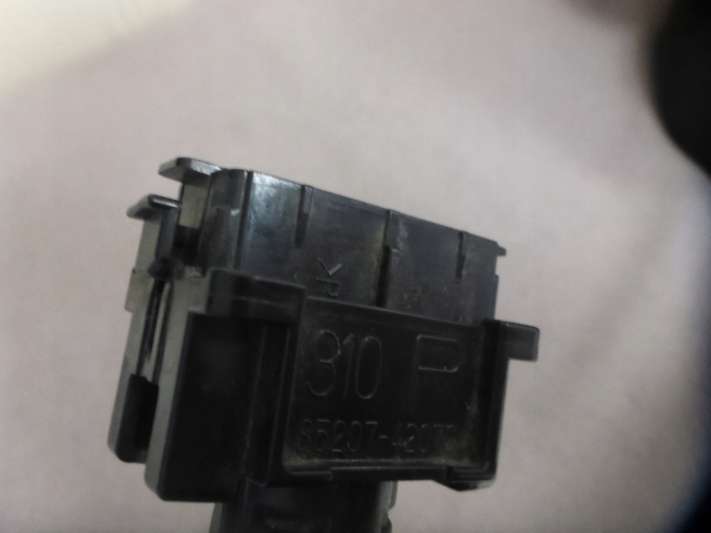 Toyota rav4 rav-4 v 19- омивач фара правий 85207-42070 оригінал Недорого