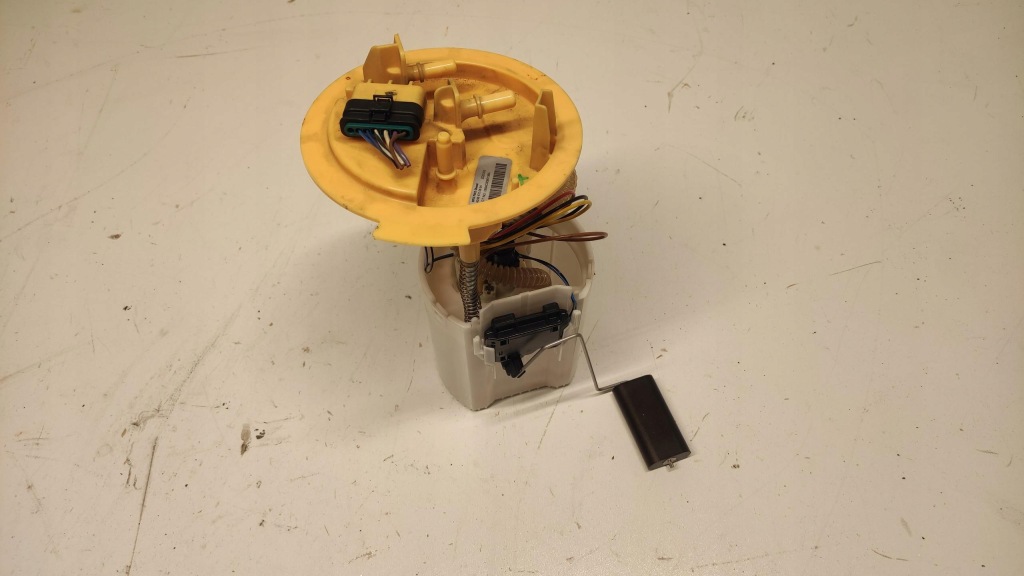 фото №1, Mercedes b-klasa w246 180 cdi насос пального поплавок