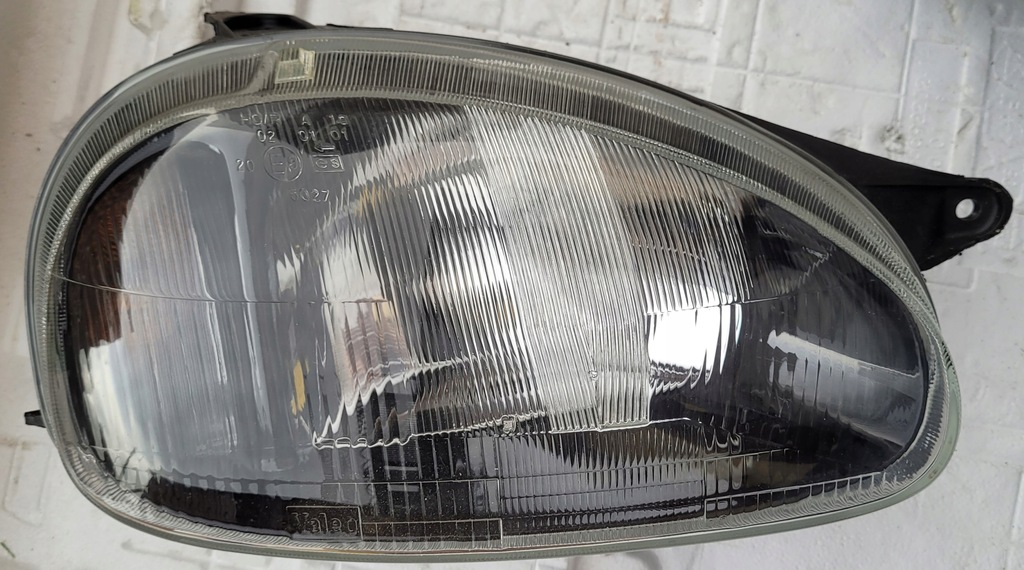 фото №1, Лампа фара opel corsa b права valeo czarna