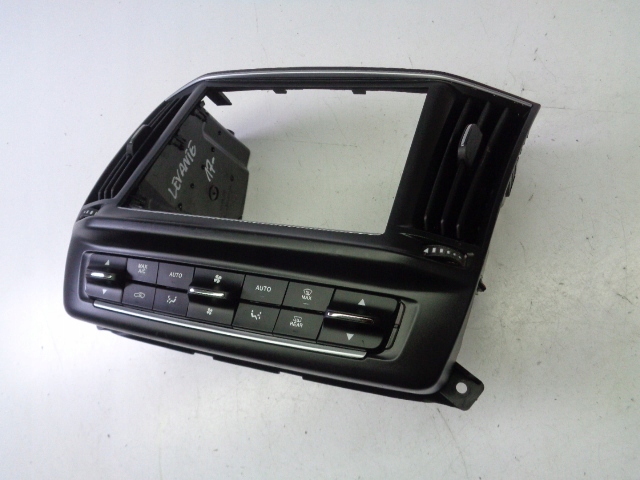 фото №1, Панель рамка ґрати maserati levante 2017-