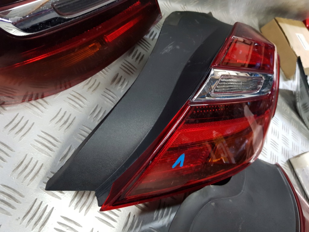 Фара правый  правый задний  задняя opel insignia 1 рестайлинг  1 Цена