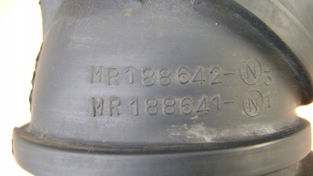 фото №3, Повітрозабірник труба шланг wąż mitsubishi colt v 1.3