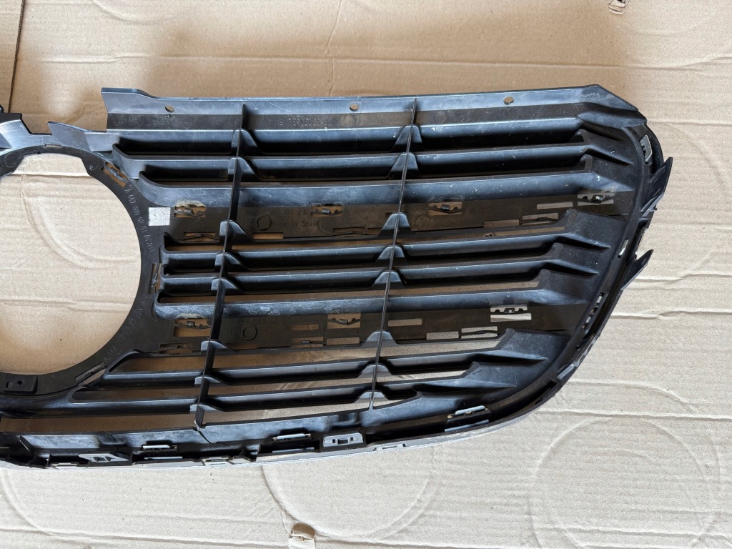 Решітка радіатора решітка радіатора решітка бампер mercedes vito w447 a4478880123 a4478801901 хром Ціна