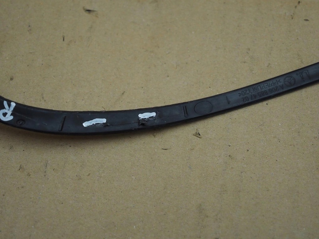 фото №14, Mercedes w206 молдинг бампера перед левая