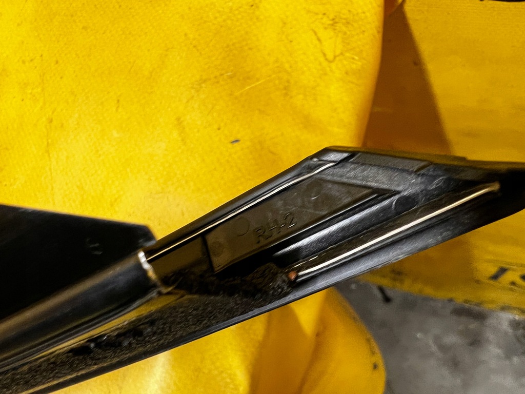 фото №10, Молдинг рамка прокладка стекло дверь крыша правая ford mustang vi