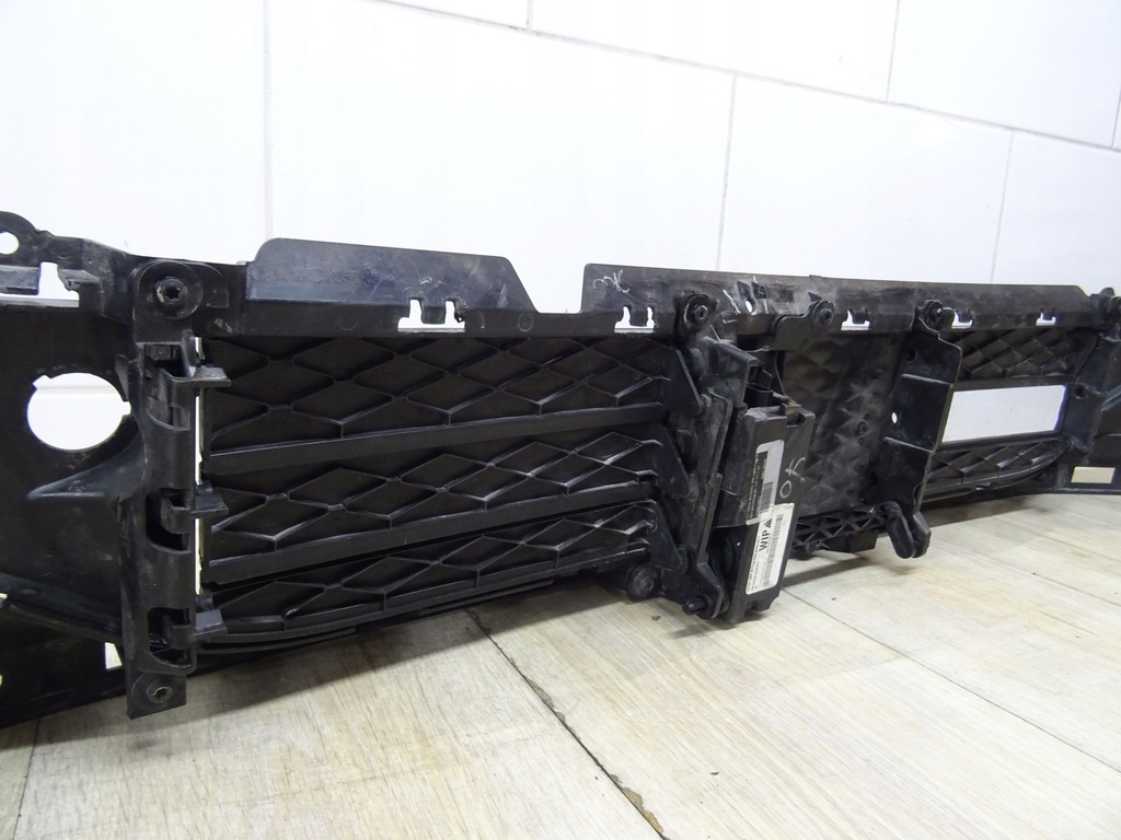 фото №8, Ford mustang mach-e - решітка середня бампера lj9b-8475ad