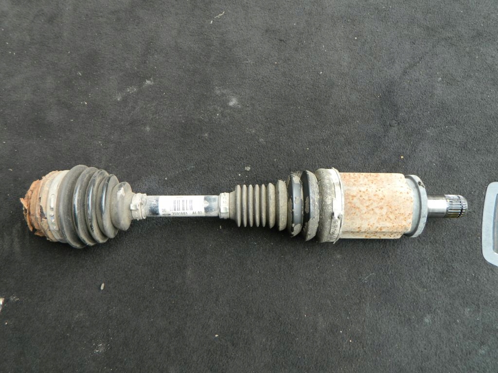 Купить Bmw x1 e84 приводной вал левая левый  передняя перед 7591681