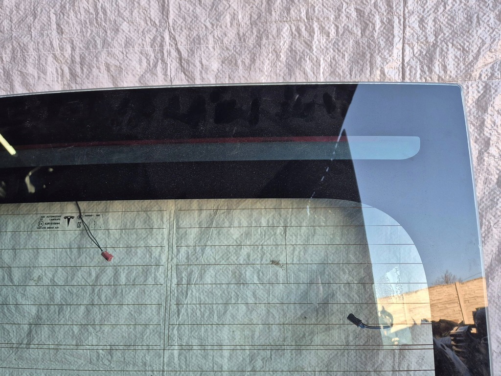 фото №3, Tesla model s plaid 21- стекло задняя + свет стоп org