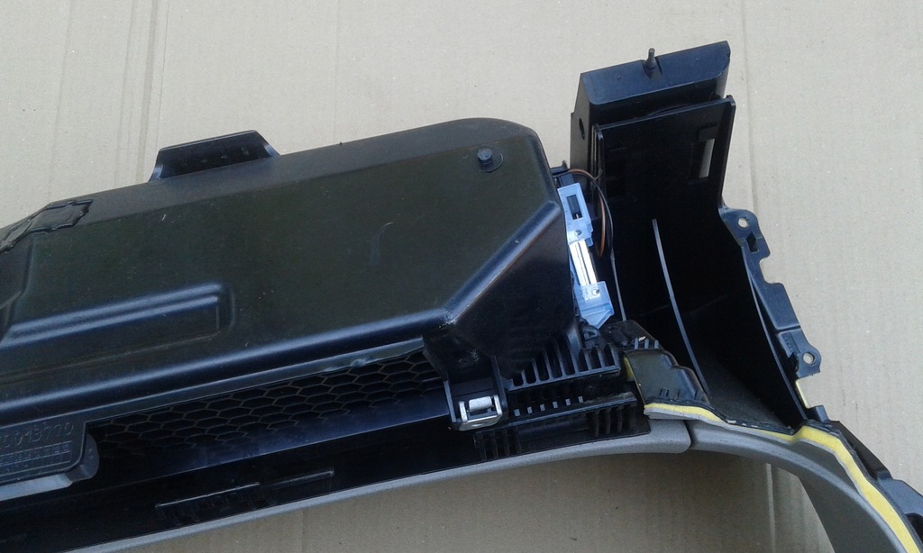 фото №9, Бардачок пасажира mercedes w211 e-klasa 02-09 euro