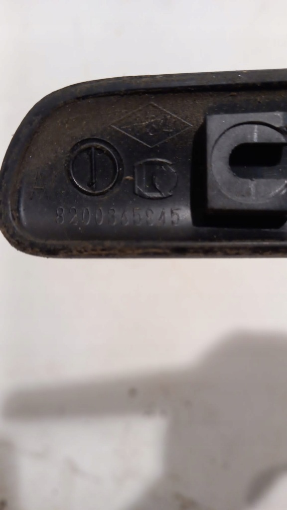 фото №1, Twingo ii молдинг крыло правый задняя 8200365845 !!!!