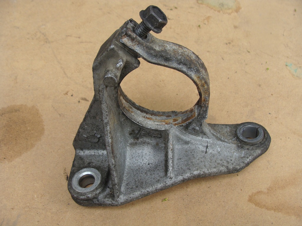 фото №1, Опора кронштейн полуось renault clio iii dacia logan i 1.5 dci 8200684534