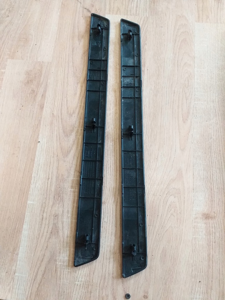 фото №4, Toyota prius iii молдинг накладка порог левая lp