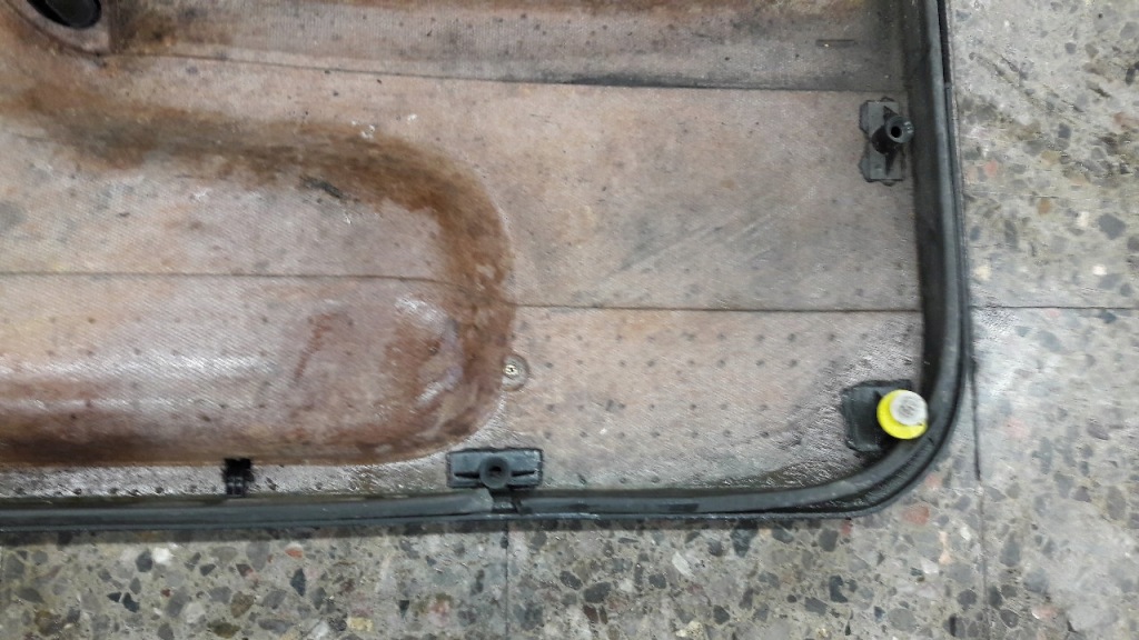 1h3867011 обшивка дверь левый перед vw golf iii кабриолет  96r Цена