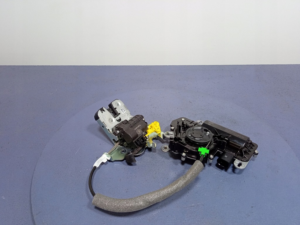 фото №1, Audi q4 e-tron замок крышки багажника доводчик 3g0827887c