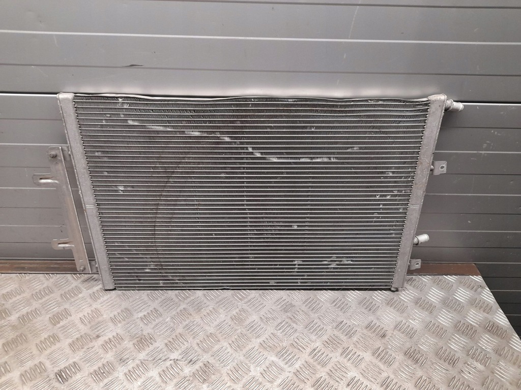 фото №5, Audi a8 s8 d4 4h 2015 з передній радіатор