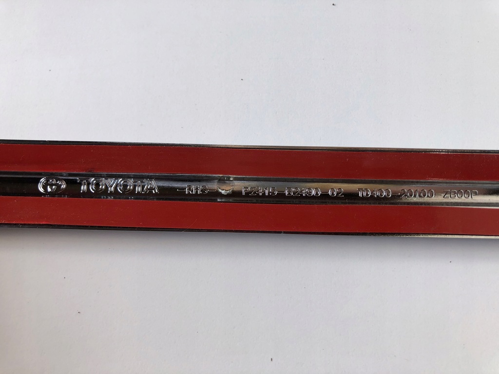 фото №7, Молдинг крышки хром toyota avensis yaris ii 03-11