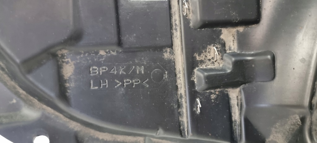 фото №5, Підкрилок пластиковий передні ліва mazda 3 bk хетчбек 2005