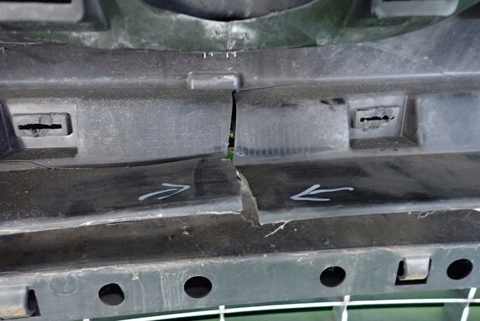 Peugeot 207 09-12 бампер передній перед в Україні