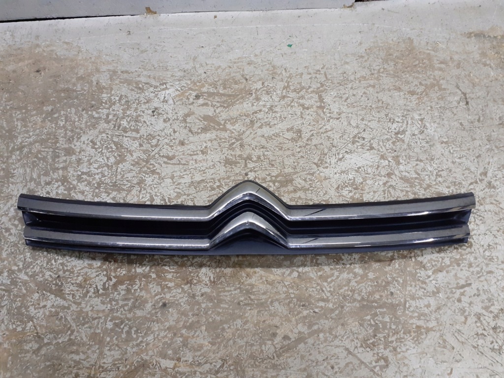 Купити Решітка радіатора решітка радіатора citroen jumpy 2016- 9811789377