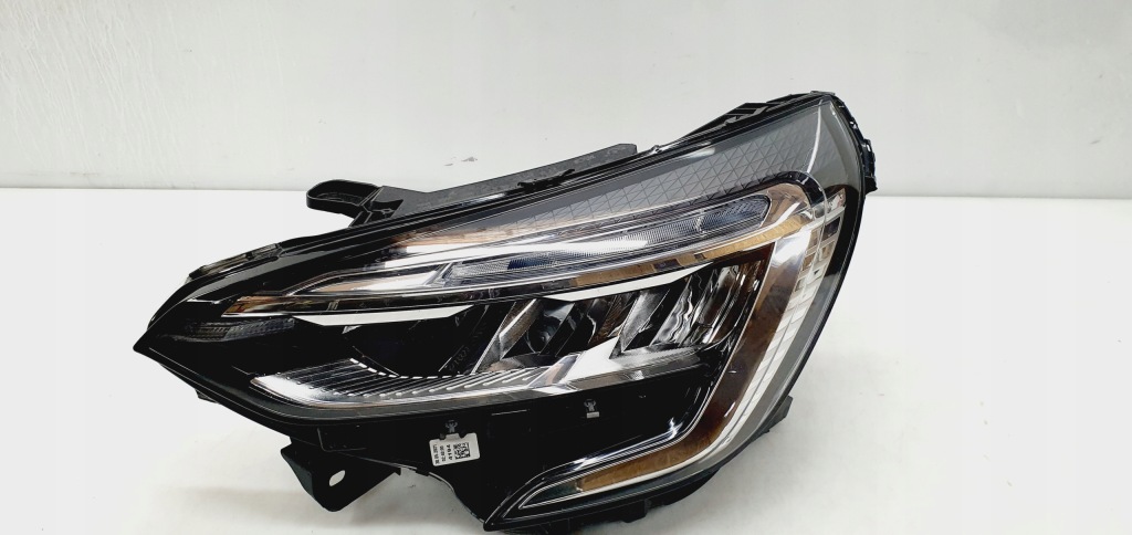 фото №1, Renault clio v лампа передняя левая full led 260606923r eu