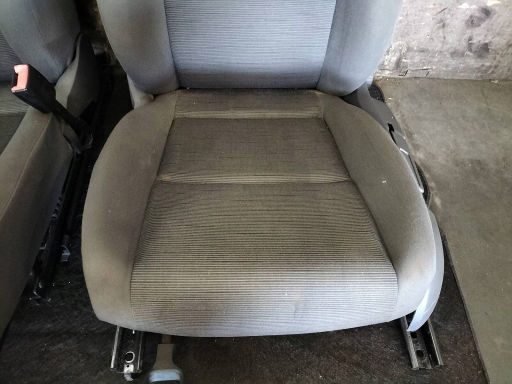 фото №14, Сиденья комплект левый правый заднее сиденье задняя с обшивки volkswagen golf v