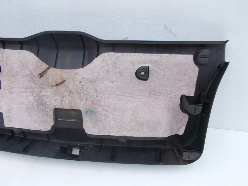 фото №9, Защита крышки обивка багажника пластиковая audi a3 8p 3 дверь