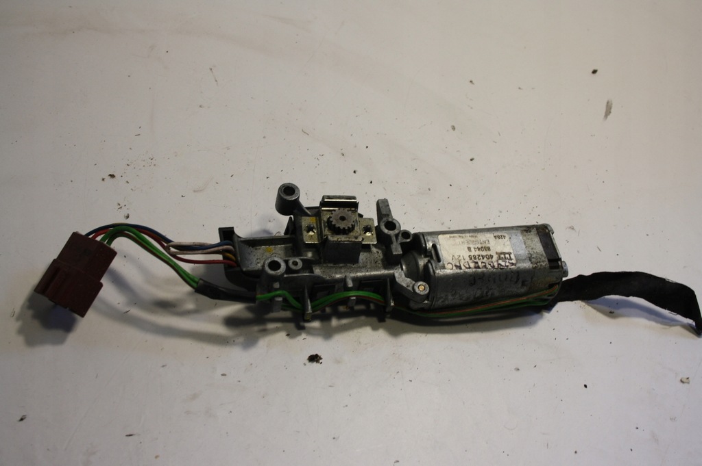 фото №2, Rover 400 моторчик люк