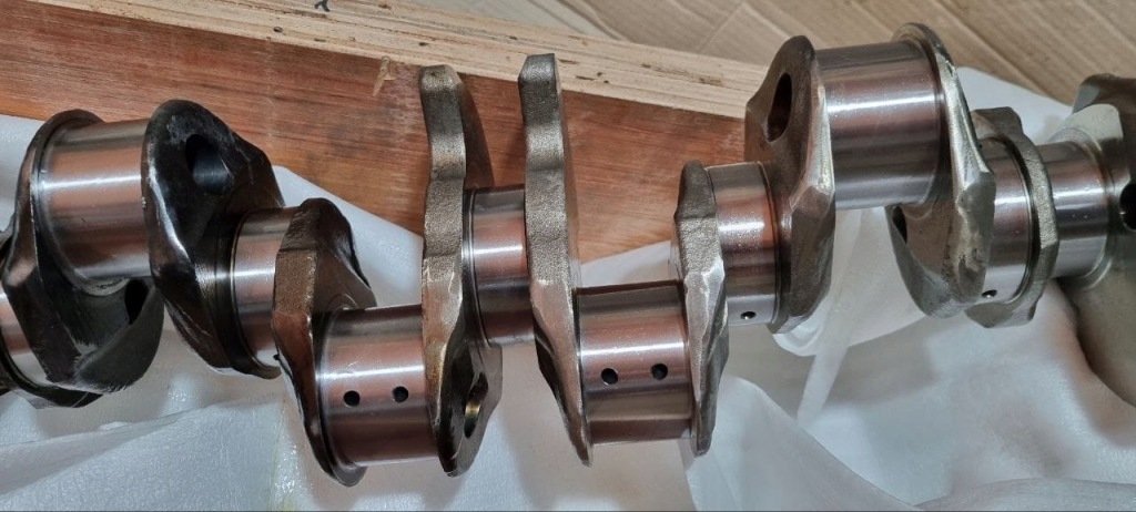 Wał колінчастий audi q7 4l ccga ccg 6.0 tdi v12 05a101e 05a105101e набір в Україні