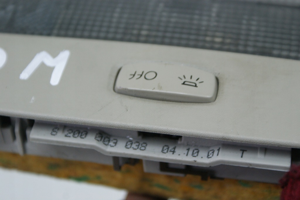 фото №10, Лампа внутрішня освітлення кабіни laguna ii