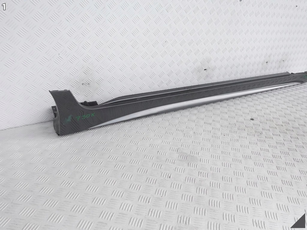 фото №2, Mercedes cls c257 amg 17- порог молдинг накладка r