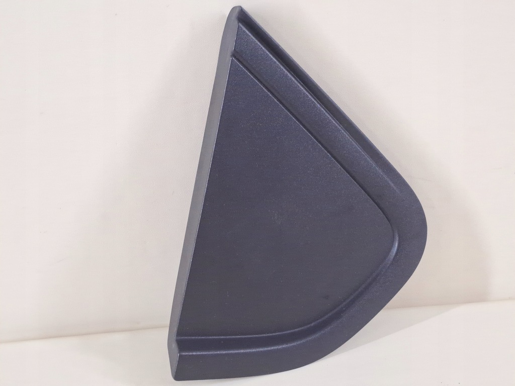 фото №1, Заглушка треугольник крыла левый задняя задний левая задняя dacia logan 3 iii 21r