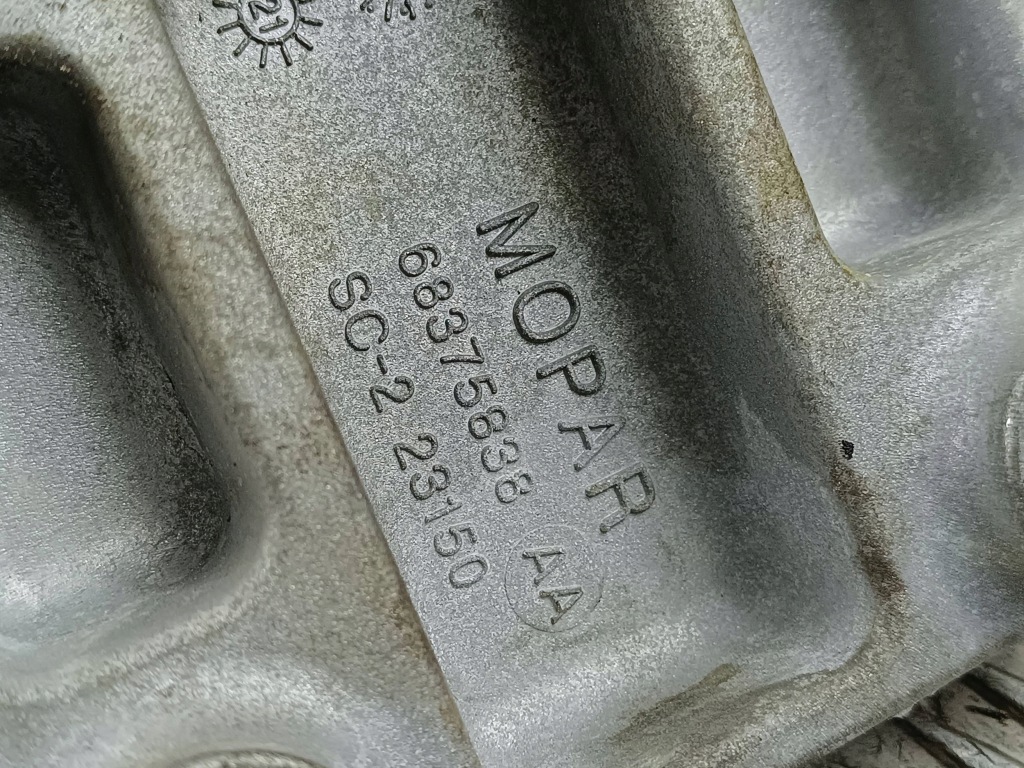 2022 jeep grand cherokee wl тримач  підшипник опори вала 68375838 в Україні