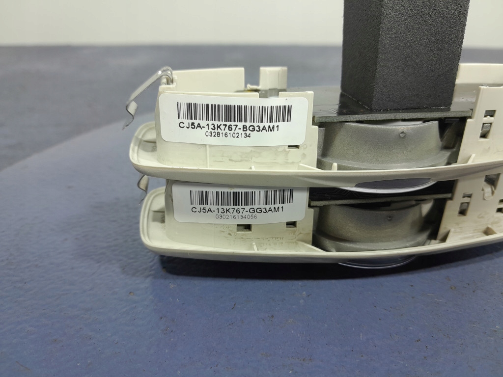 фото №5, Ford kuga mk2 лампа освещение салона потолочный 2 szt cj5a-13k767-gg